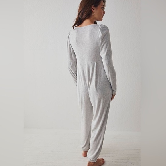 NWOT Free People On Point Cozy Ribbed Knit Lace Trim Romper in size XS Gray - Picture 5 of 12